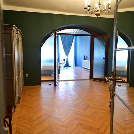 Lovely 2 Bedroom Apartment In Historic City Center 시비우 외부 사진