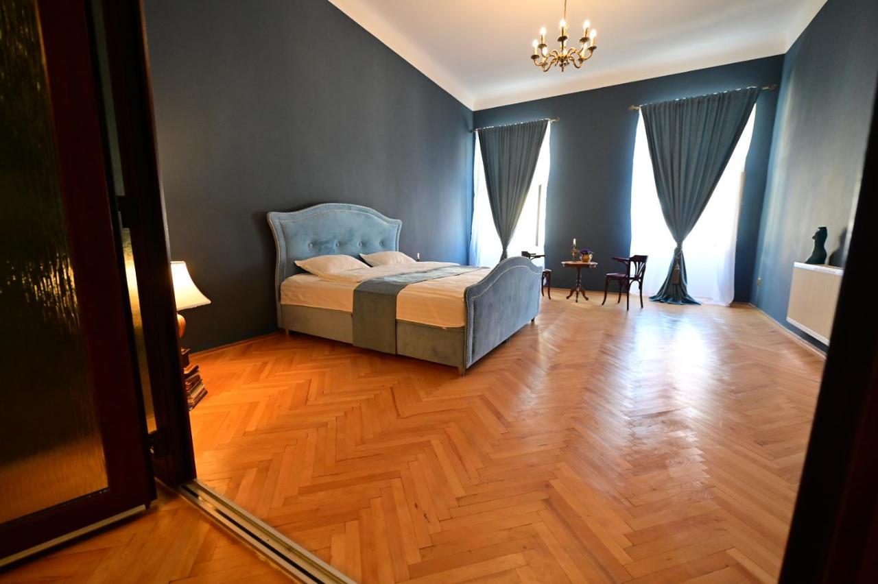 Lovely 2 Bedroom Apartment In Historic City Center 시비우 외부 사진