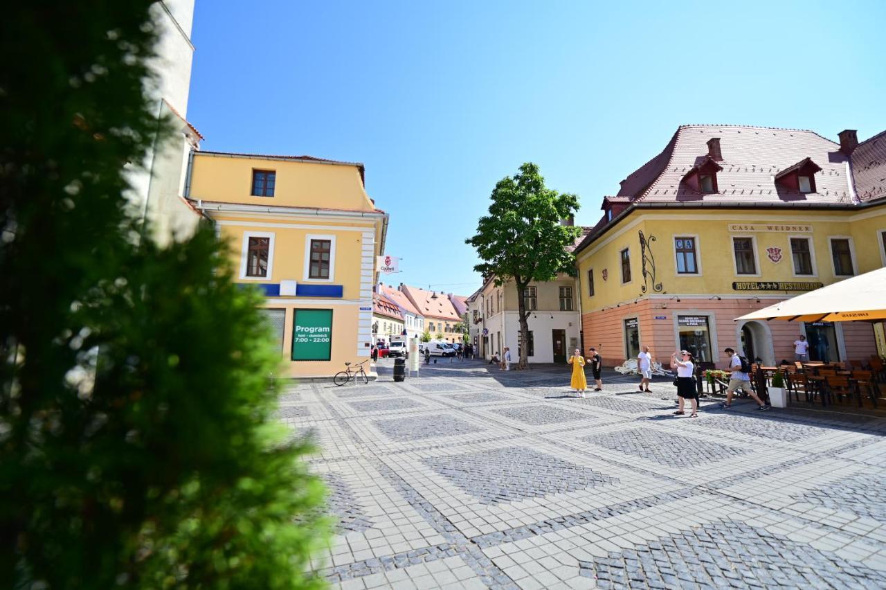 Lovely 2 Bedroom Apartment In Historic City Center 시비우 외부 사진