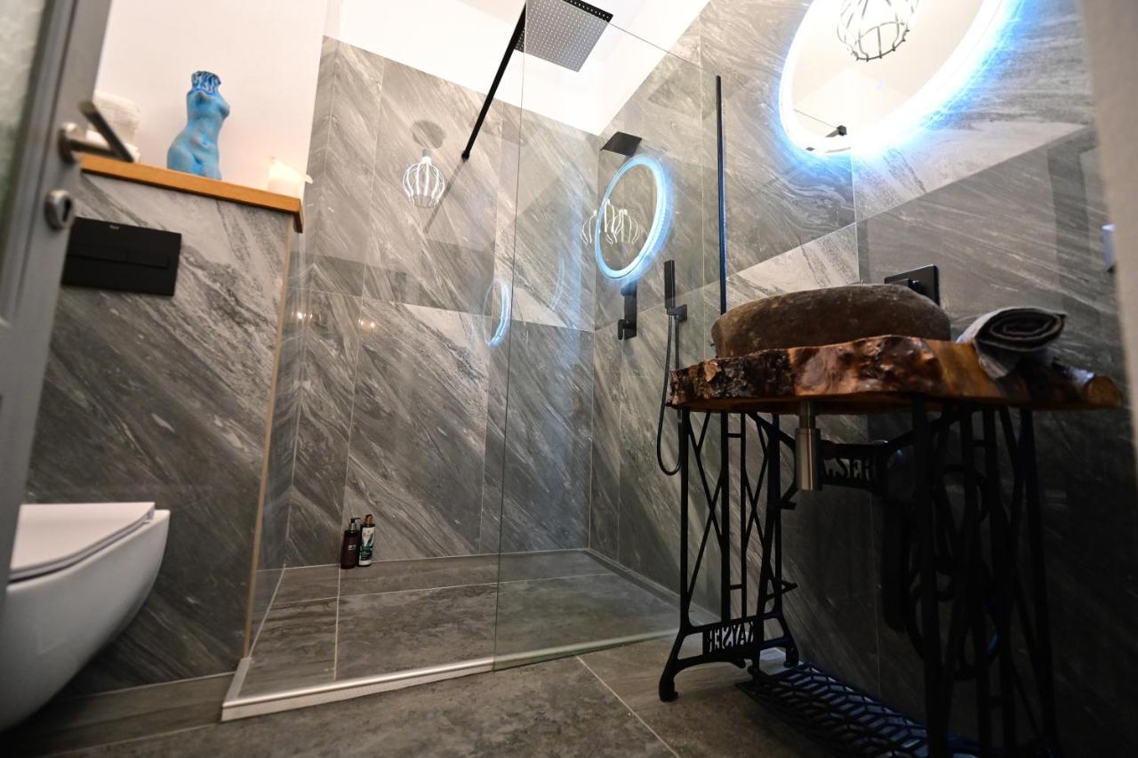 Lovely 2 Bedroom Apartment In Historic City Center 시비우 외부 사진