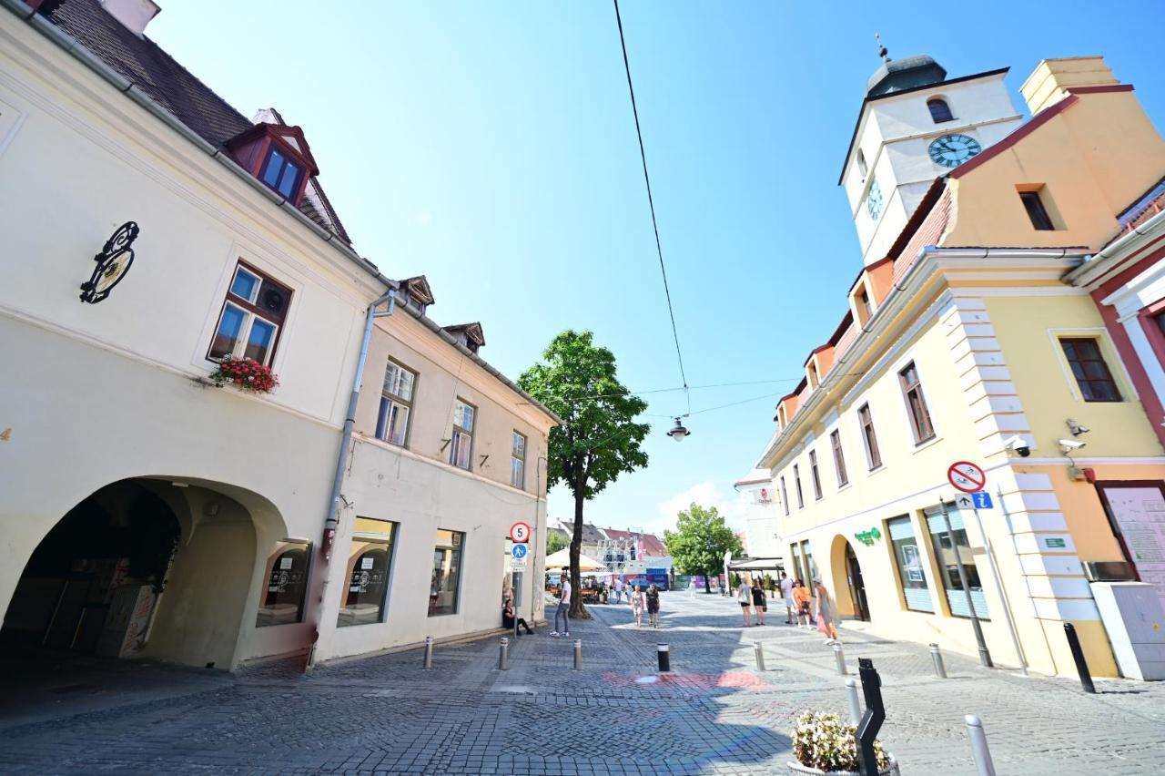 Lovely 2 Bedroom Apartment In Historic City Center 시비우 외부 사진